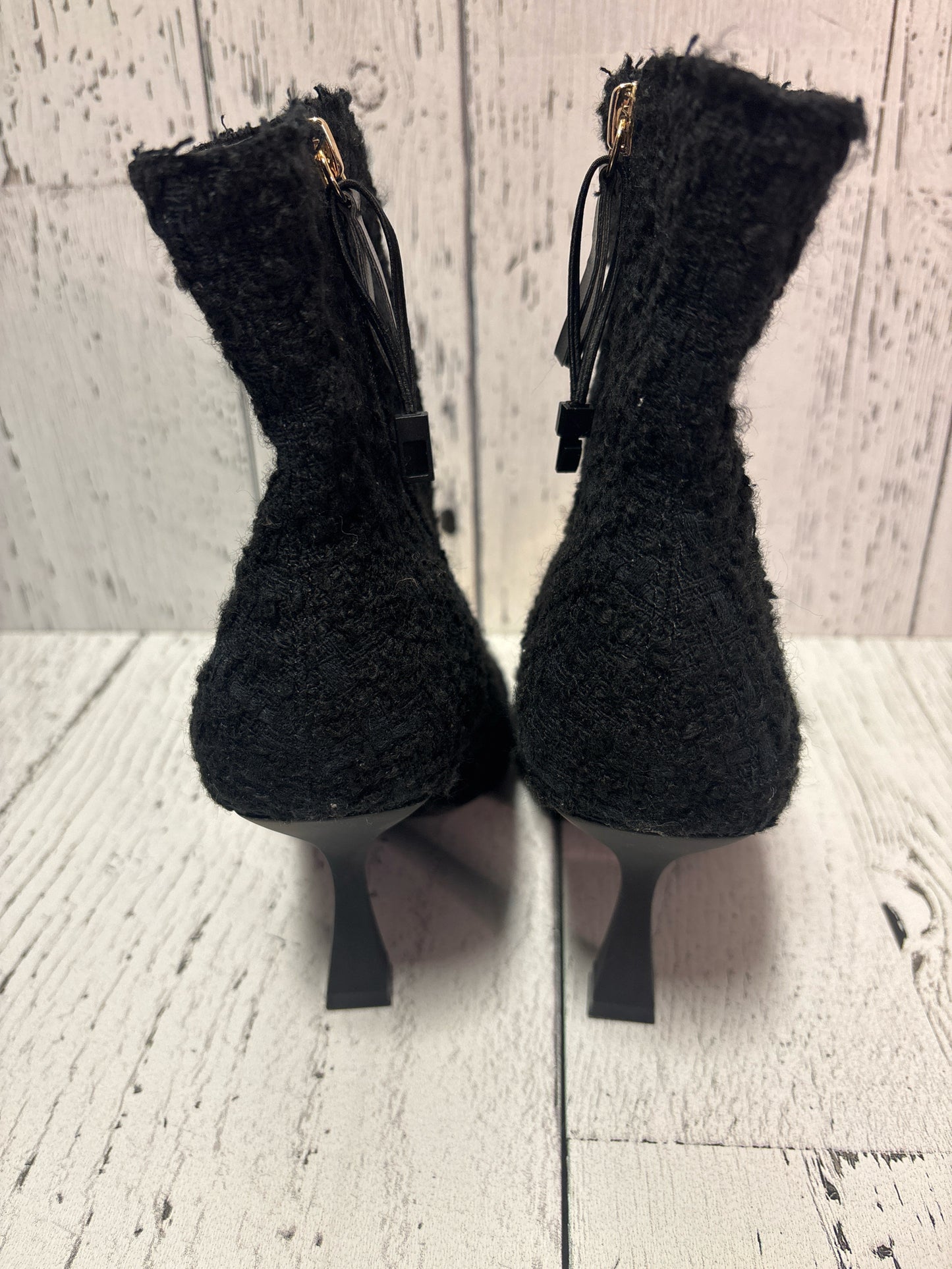 Size 39 Zara Black Gold Footwear/Ladies
