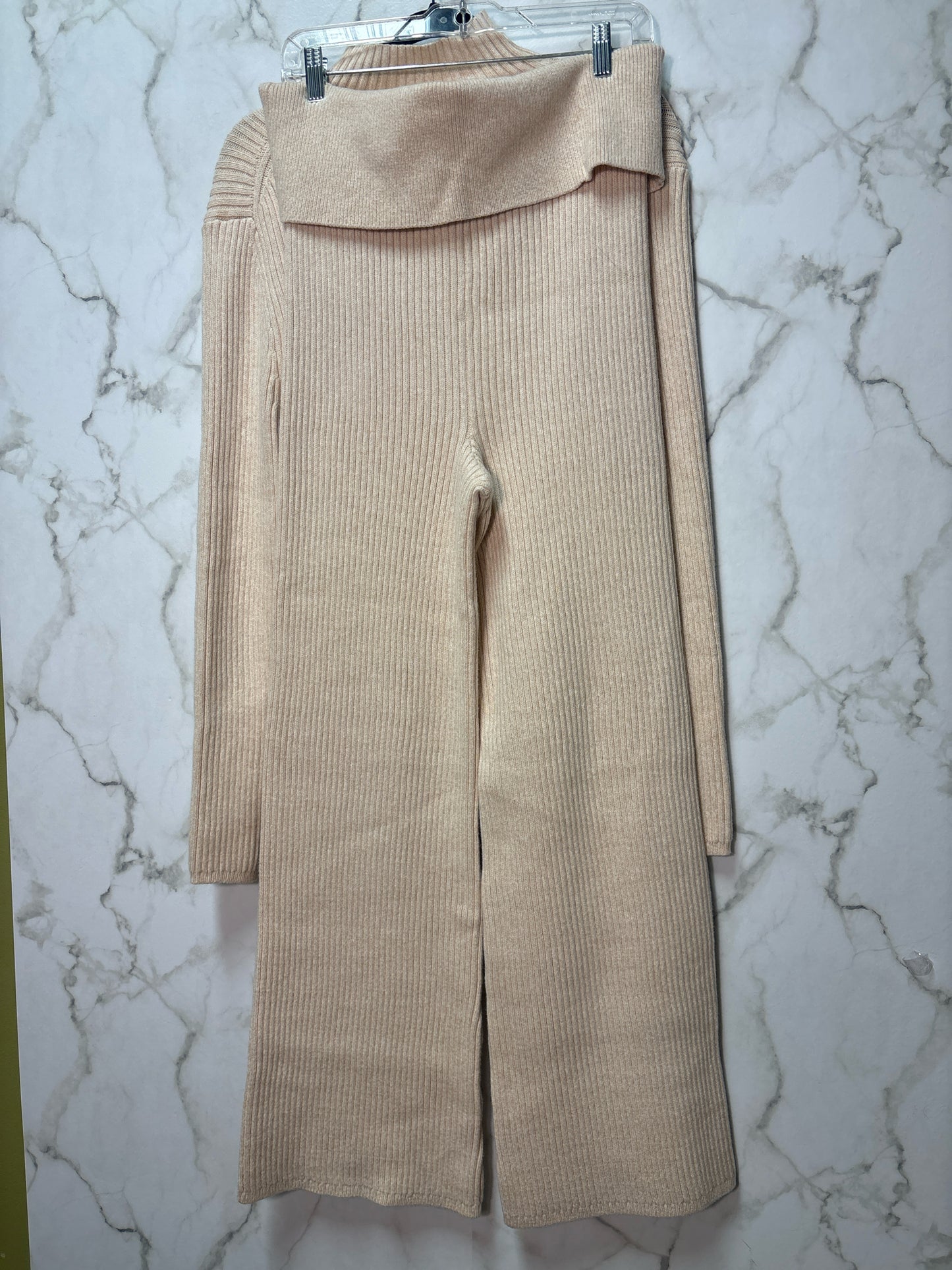 Size XL Aerie Cream Ladies 2 Part Top