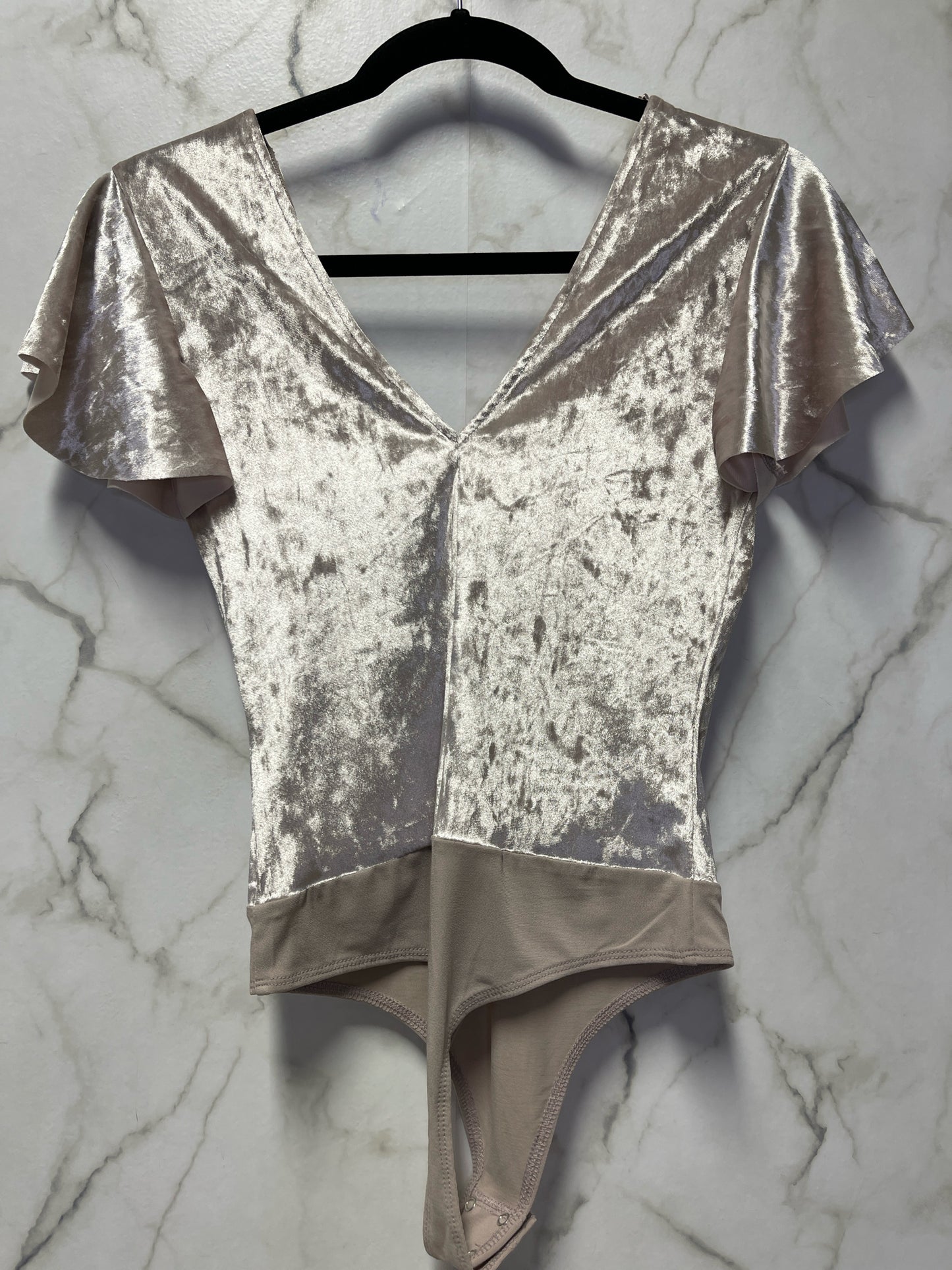 Size XS Dynamite Rose sparkles Brand New Ladies Top