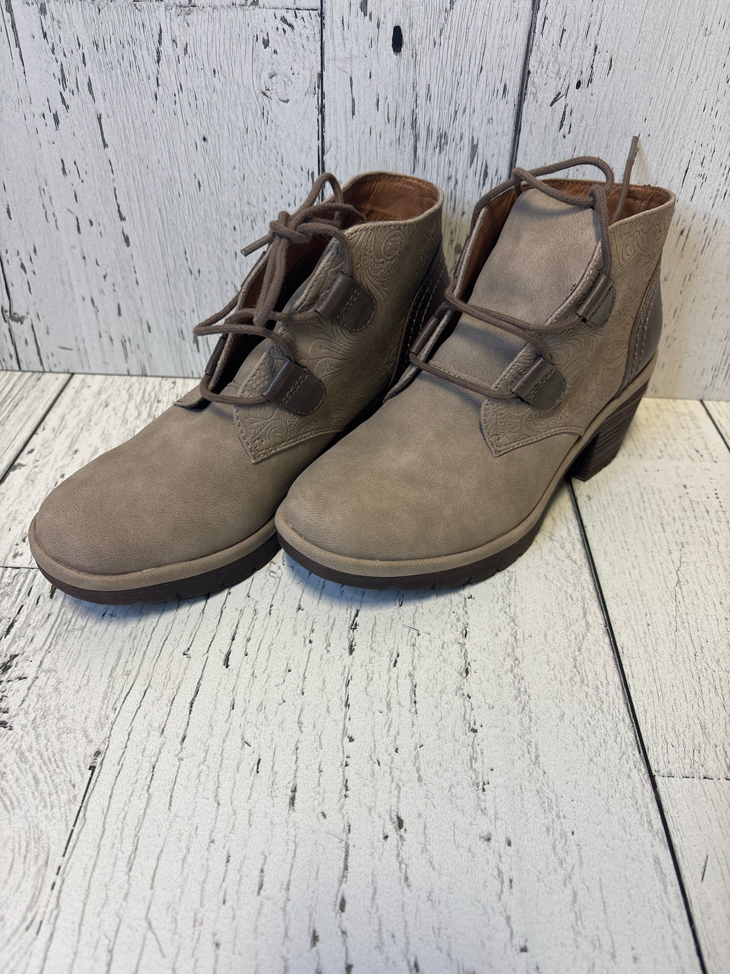 Size 7 Brown camel Ladies Footwear/Ladies