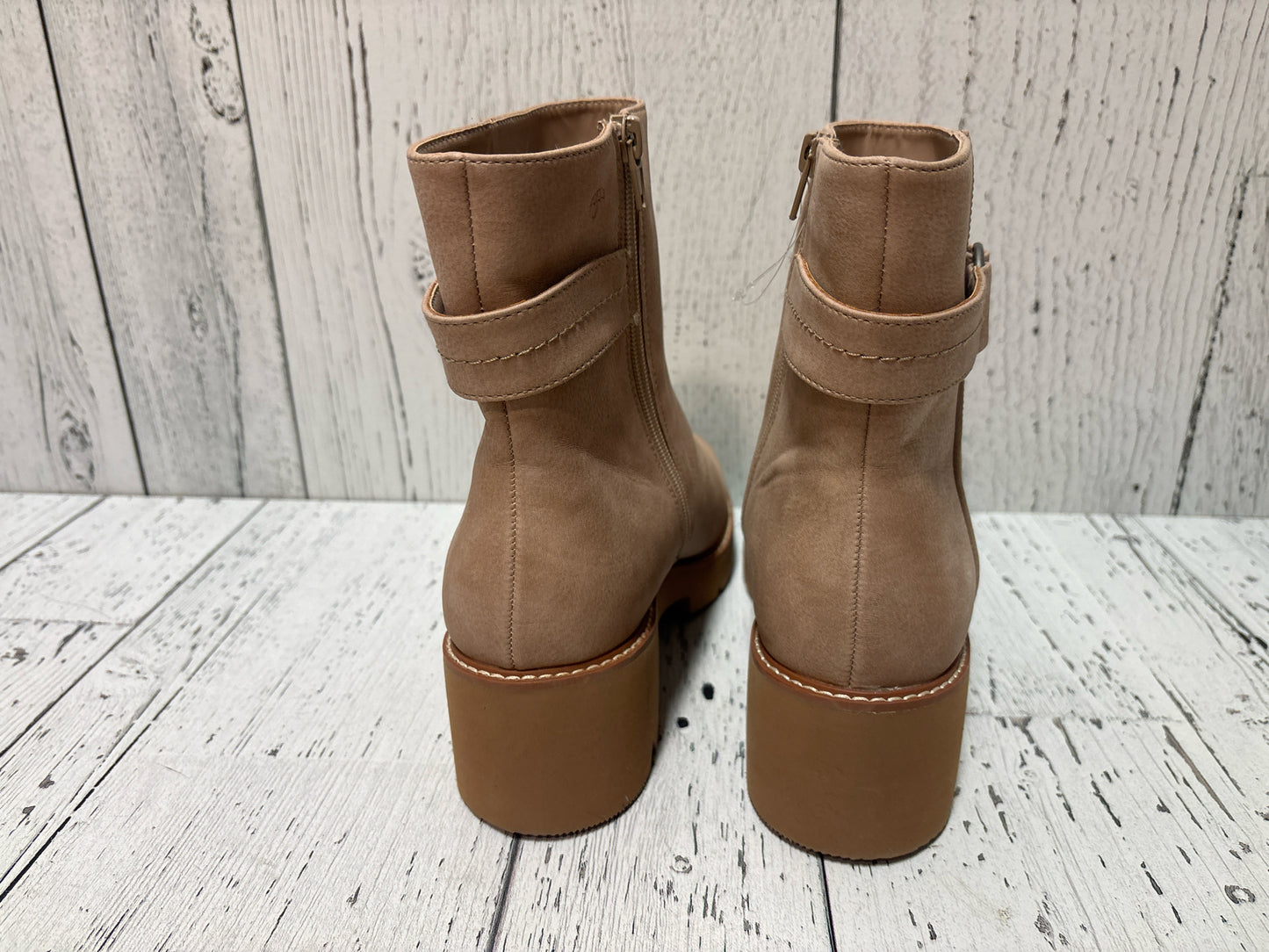 Size 10 Naturlizer nude Ladies Footwear/Ladies