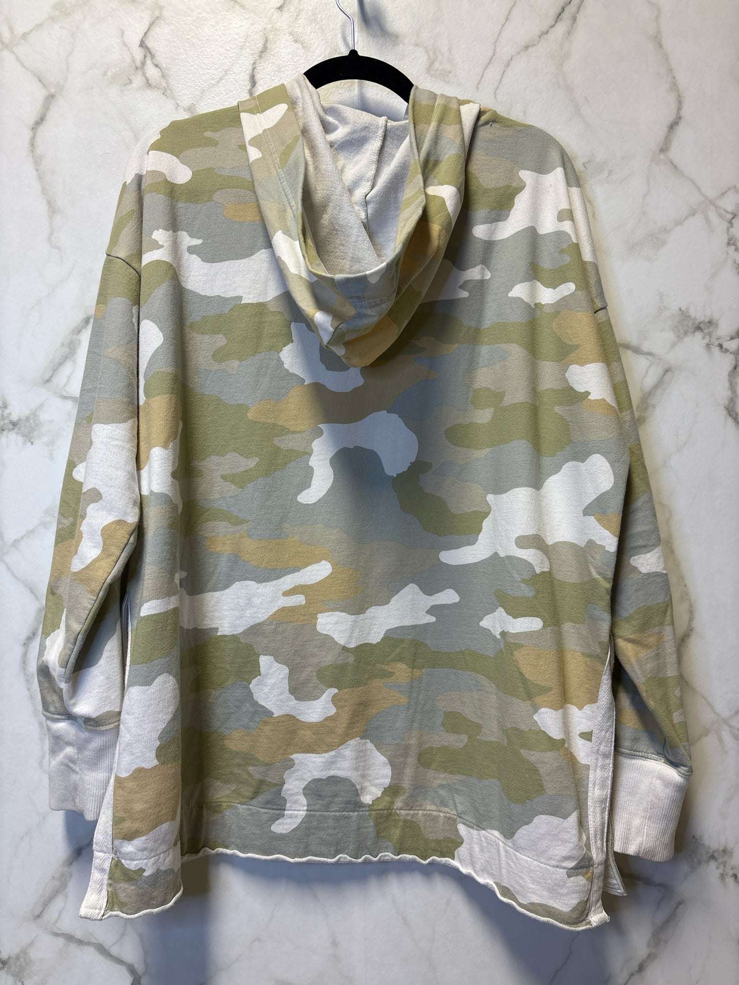 Size M Aeri Green Cream Camoflage Ladies Top