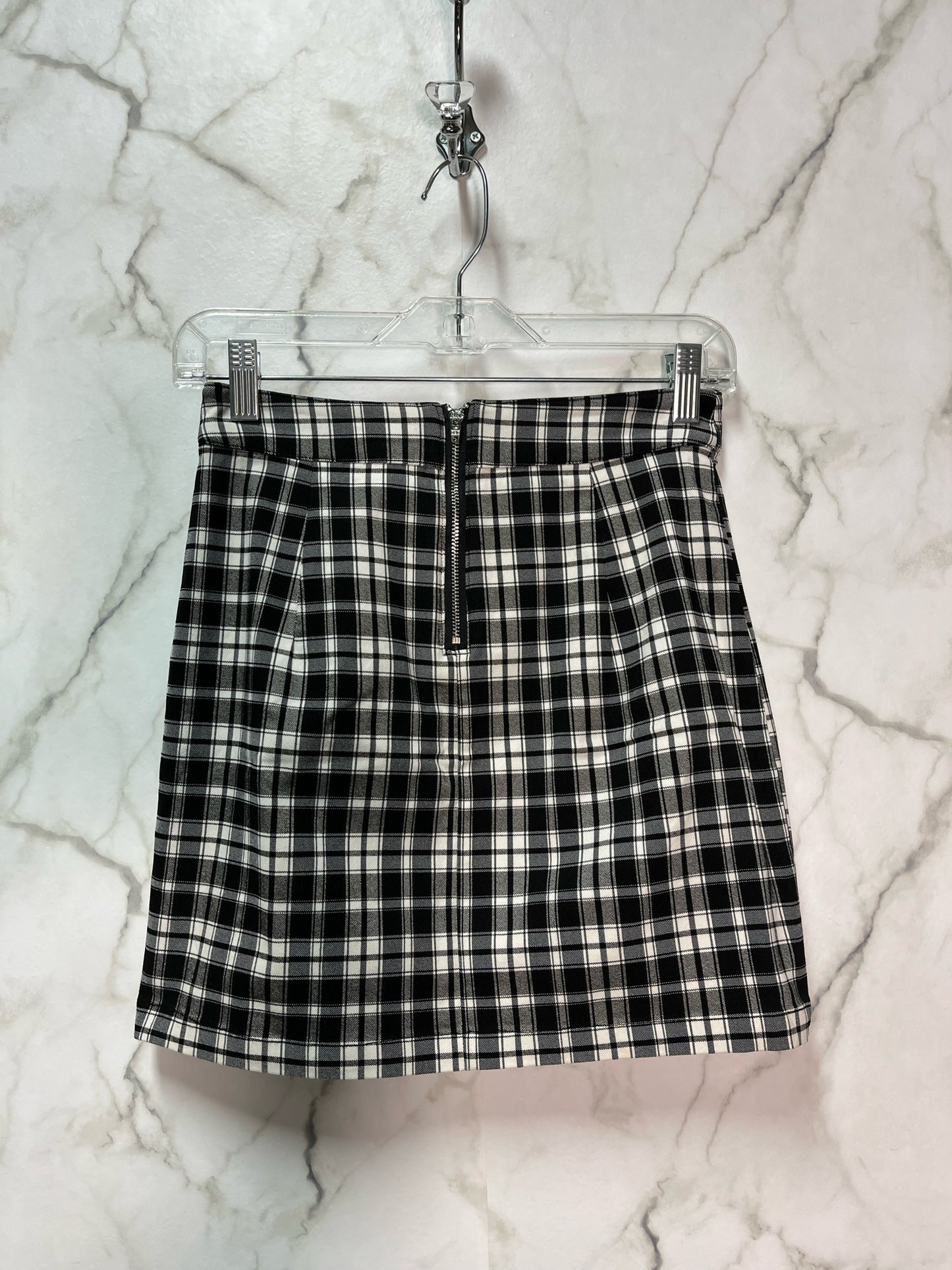 Size S Garage Blk/Wht Plaid Ladies Skirt