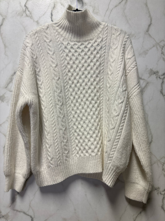 Size M White Knit Ladies Top