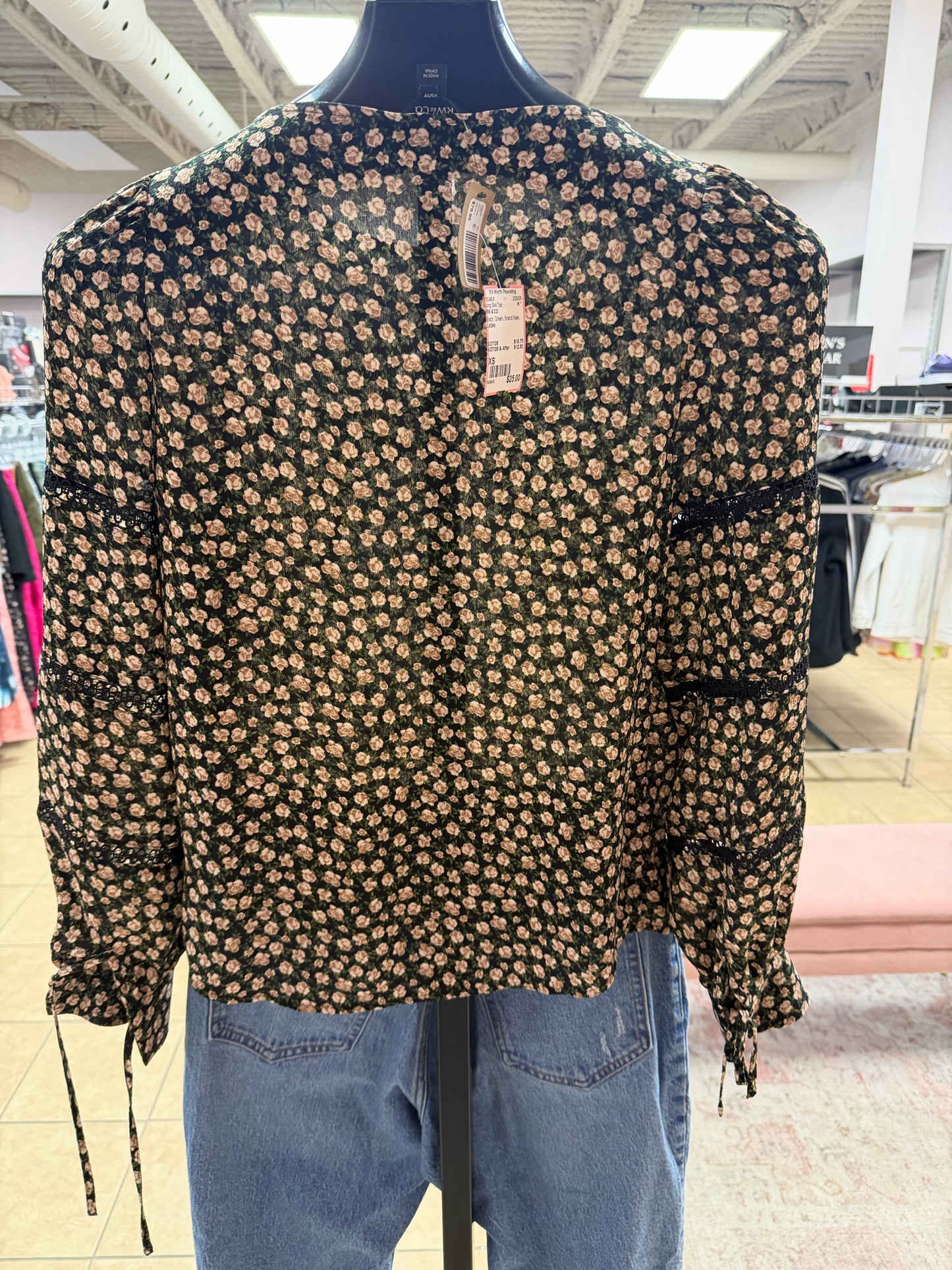 Size XS RW & CO Black Green Brand New Ladies Long Slvd Top