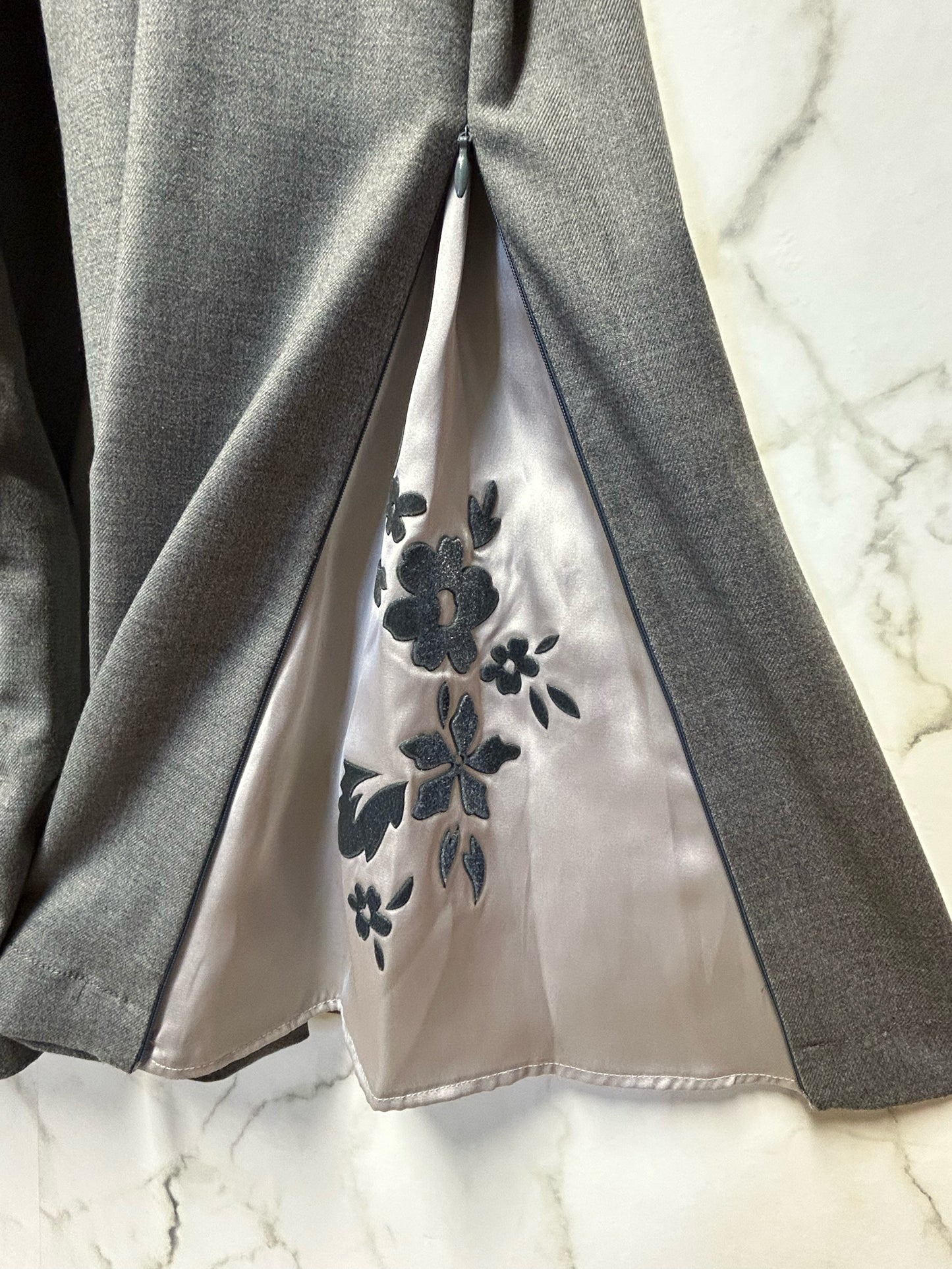 Size 8 Grey Floral Silk Ladies Pants