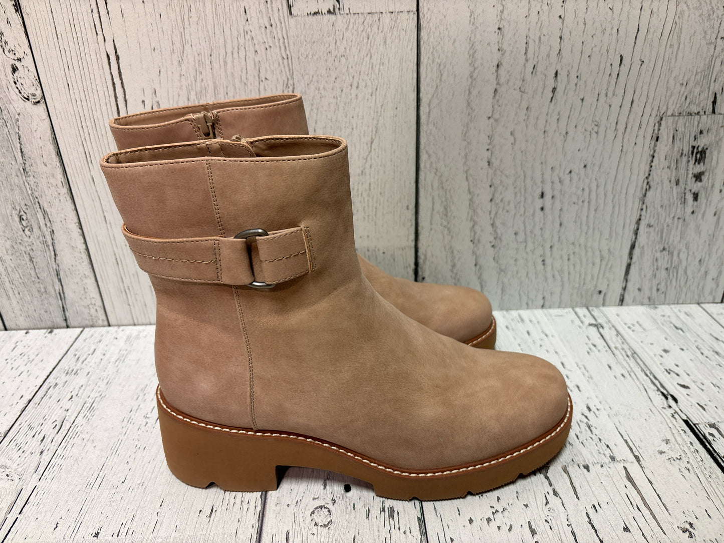 Size 10 Naturlizer nude Ladies Footwear/Ladies