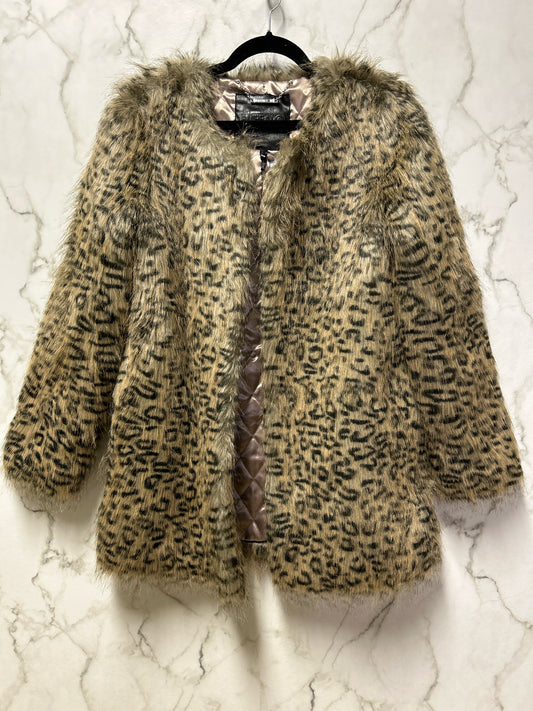 Size M Buffalo Leopard Black Fuzzy Ladies Jacket