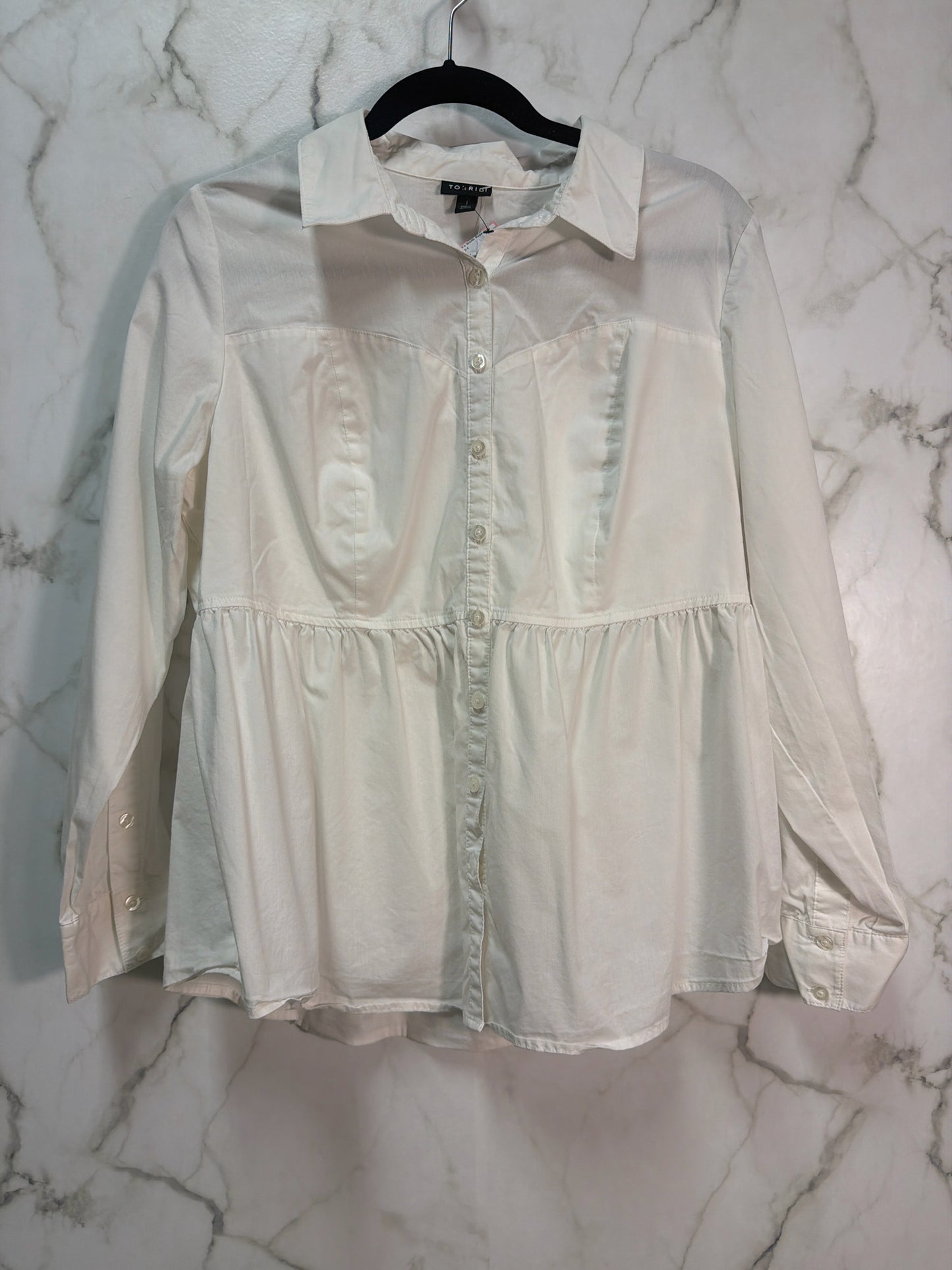 Size 1X Torrid White Button Up Ladies Top