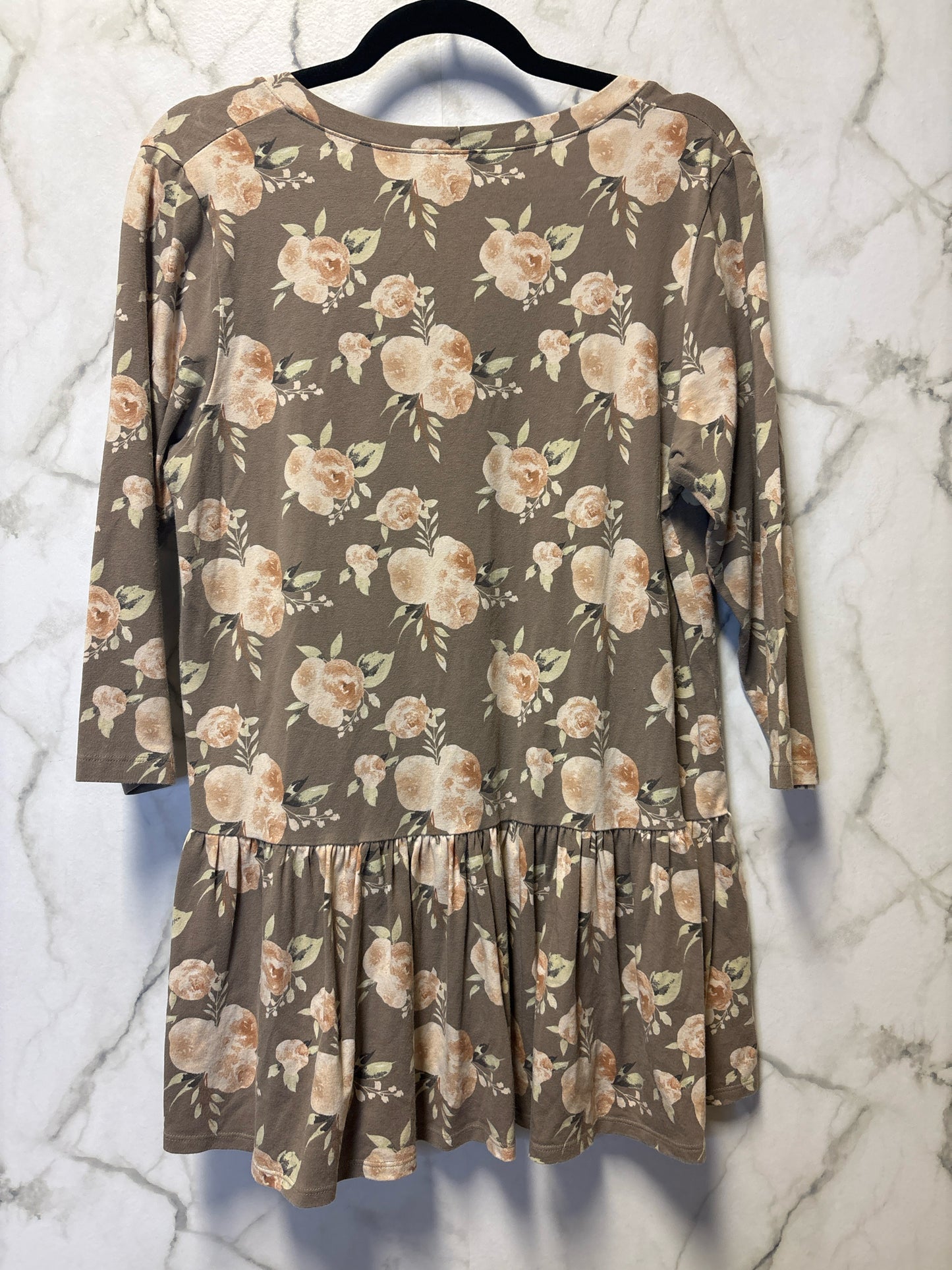 Size M Beige Rose Floral Ladies Top