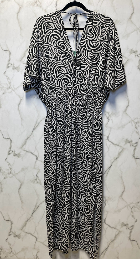 Size 40 Blk/Wht Ladies Dress